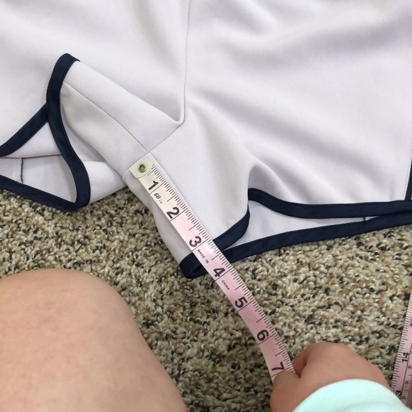 Aritzia Babaton Leyster High Waisted Active Running Shorts Size Small Gray - Picture 7 of 9